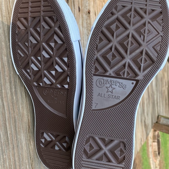 NEW converse Chuck Taylor All Stars. Hi-top. Platform. Canvas. Tiny flowers Sz 9 - Picture 6 of 6